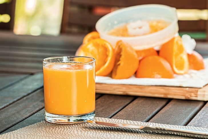 7 loại thực phẩm phổ biến có thể gây hại cho thận của bạn - Cam và nước cam